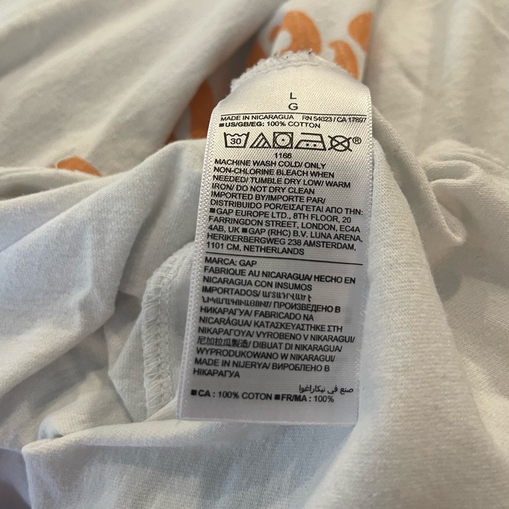 GAP White Tee with Jimi Hendrix Graphic - Picture 6 of 6